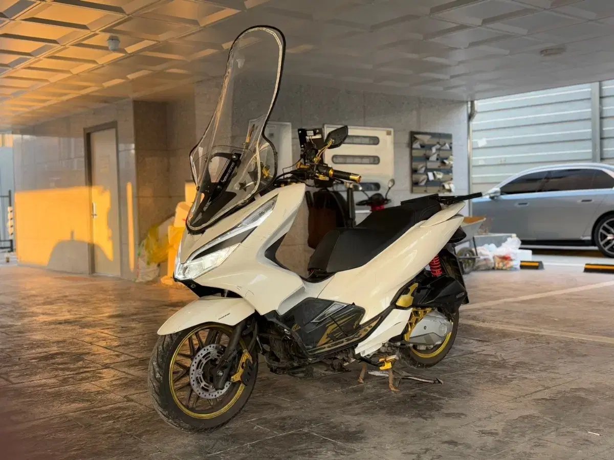 pcx125 19년식 (짧은키로수,세미튜닝)